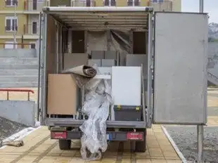 Removals van to Macedonia
